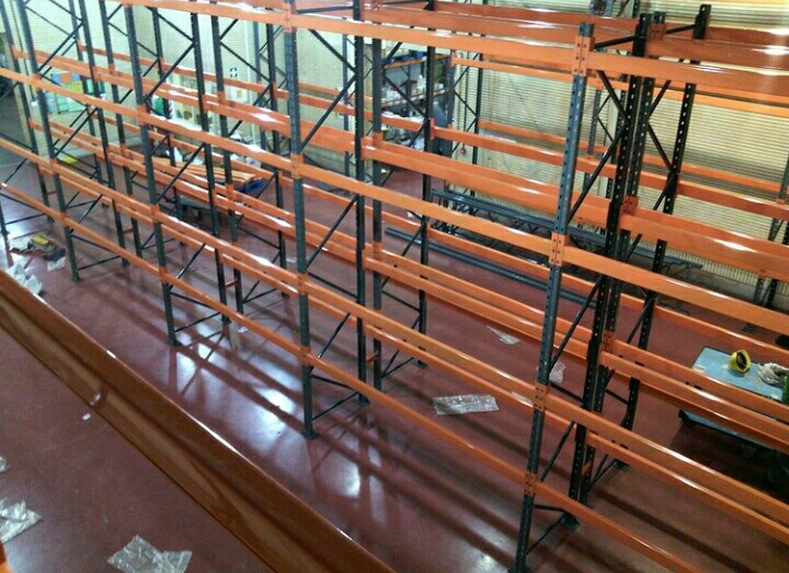 قفسه برای انبار های صنعتی بزرگ و کوچک